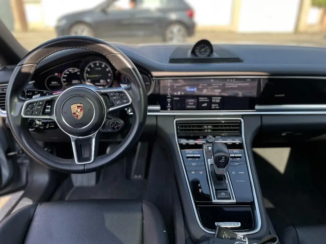 Porsche PANAMERA E-HYBRID EXECUTIVE - Image 5