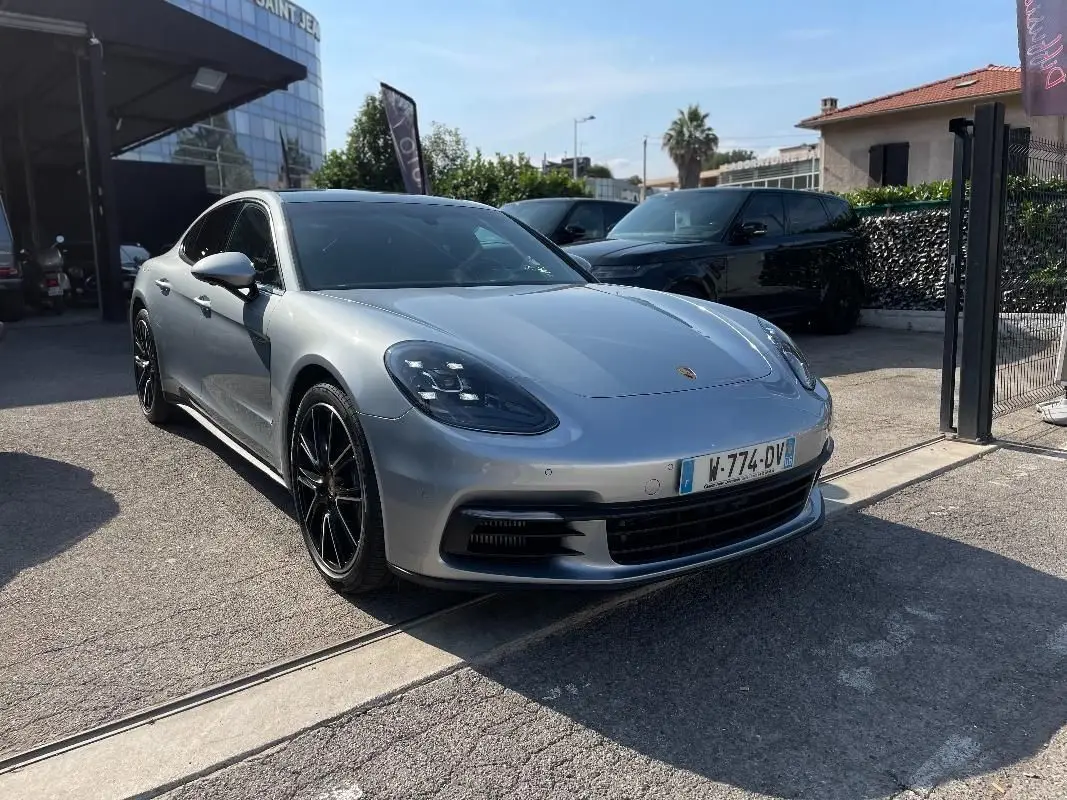 Porsche PANAMERA E-HYBRID EXECUTIVE - Image 6