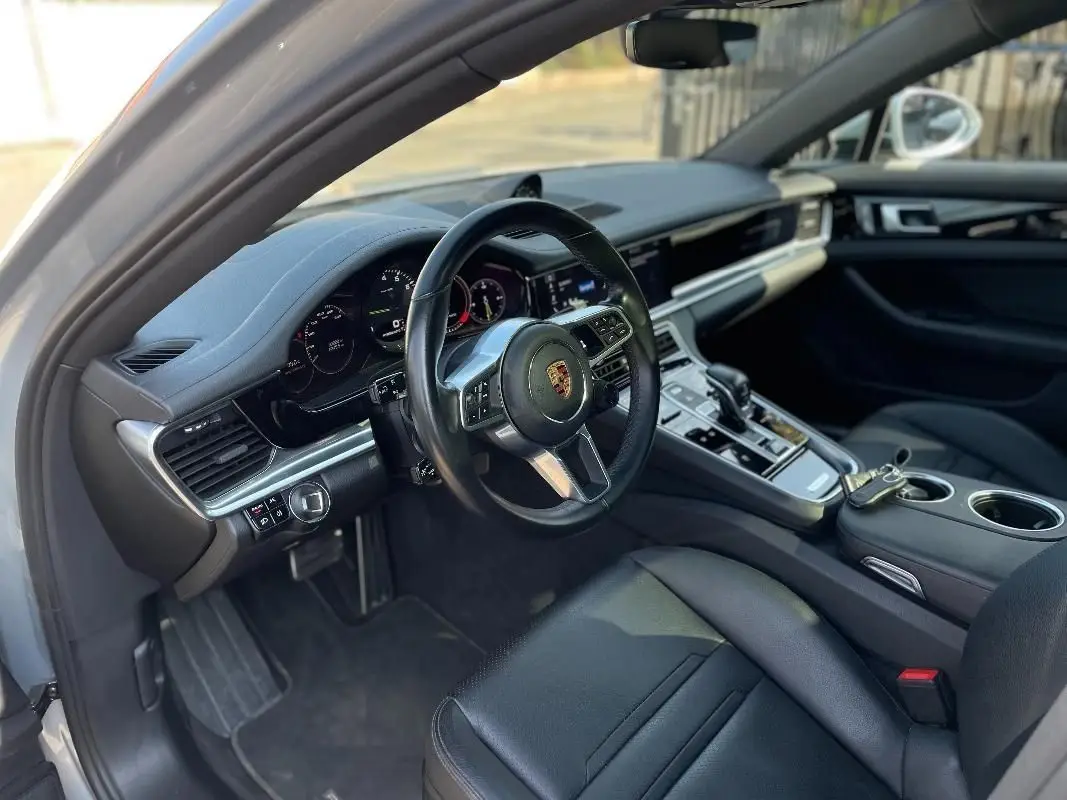 Porsche PANAMERA E-HYBRID EXECUTIVE - Image 7