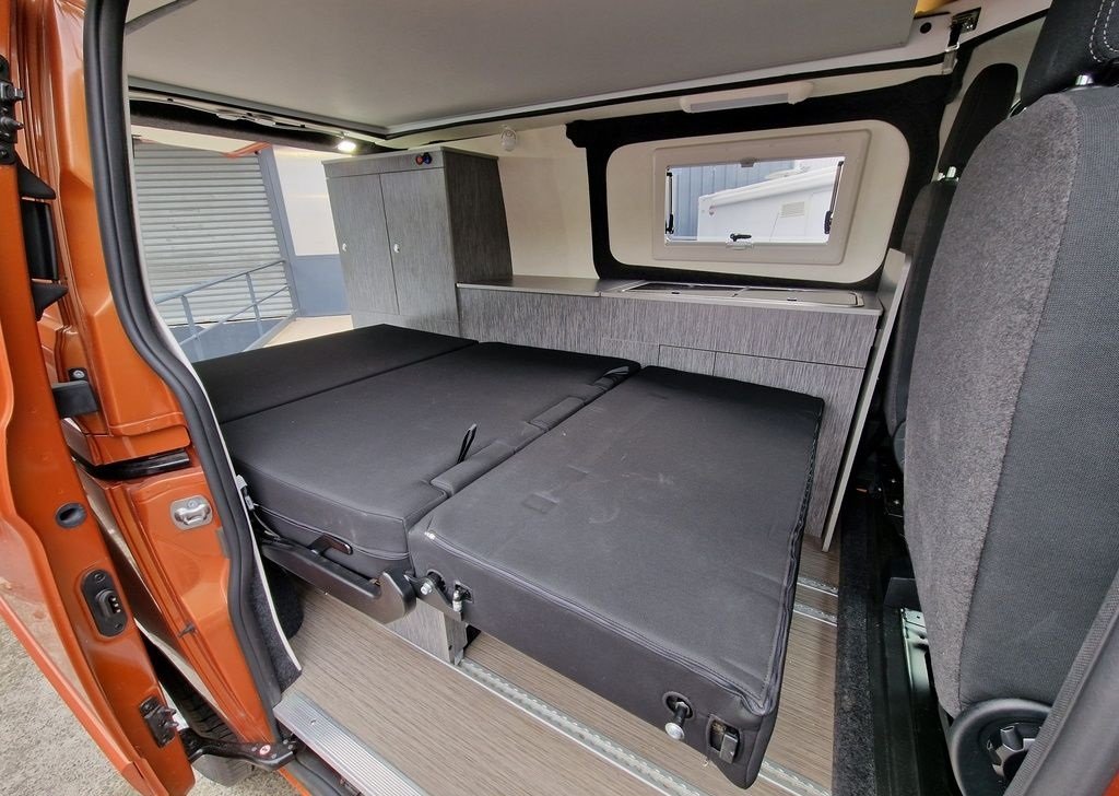 Ford TRANSIT CUSTOM - Image 8