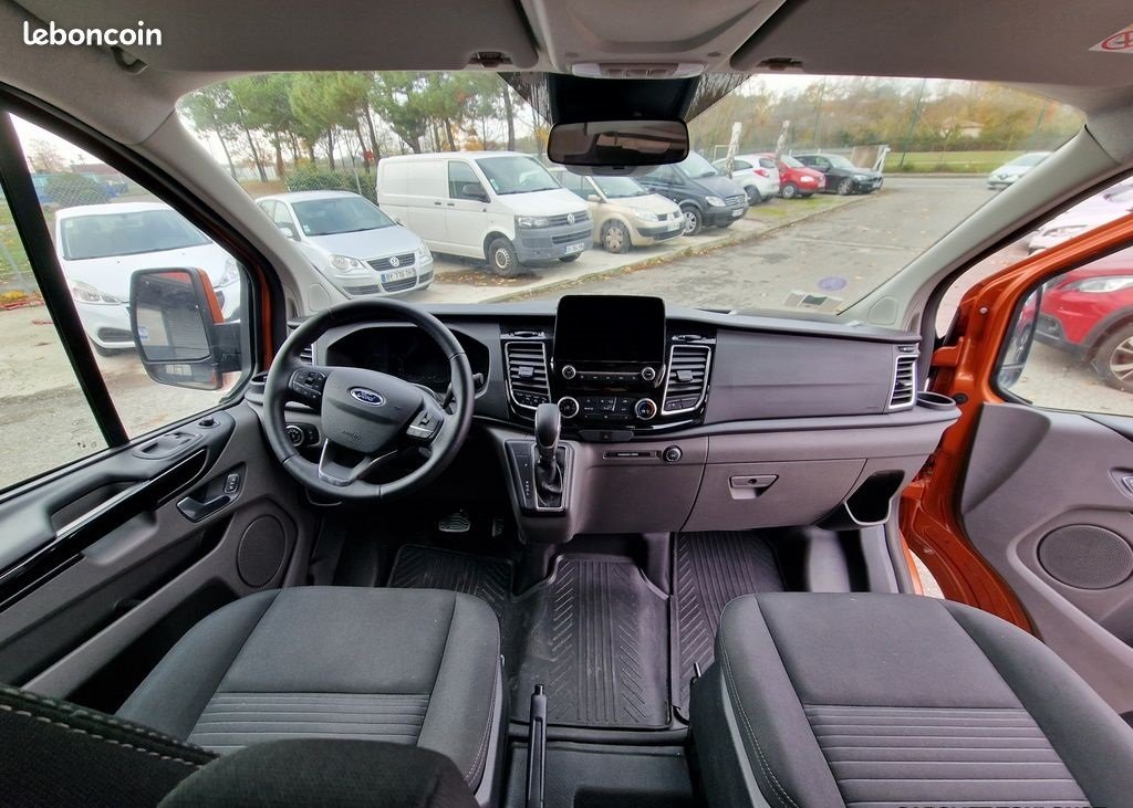 Ford TRANSIT CUSTOM - Image 12