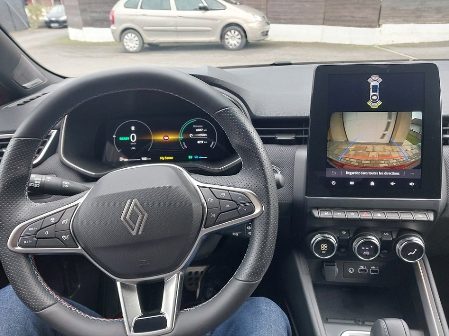 Renault Clio E-Tech 145ch full hybrid - Image 4