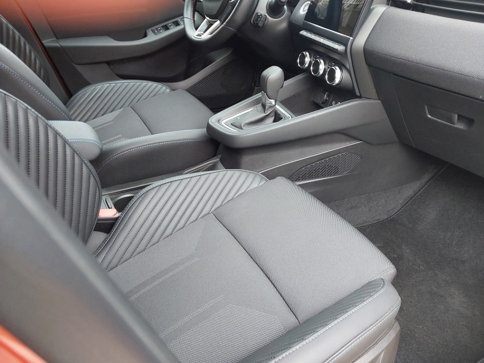 Renault Clio E-Tech 145ch full hybrid - Image 5