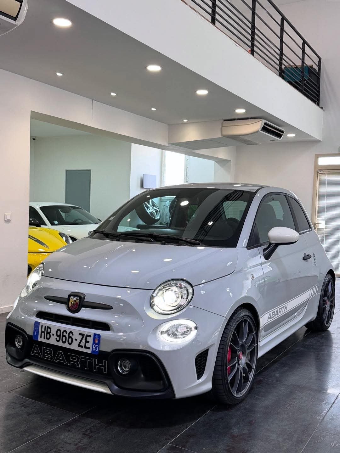 FIAT ABARTH 500 595 ESSEESSE 1.4 T-JET 180 - Image 2