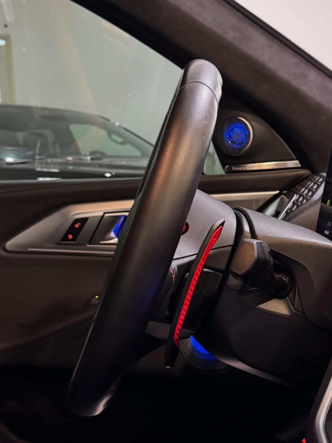 BMW XM 440i 4.4i V8 ACTIVE HYBRID XDRIVE - Image 12