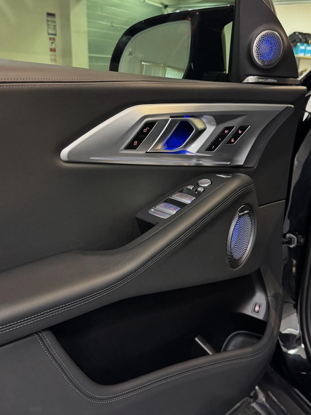 BMW XM 440i 4.4i V8 ACTIVE HYBRID XDRIVE - Image 17