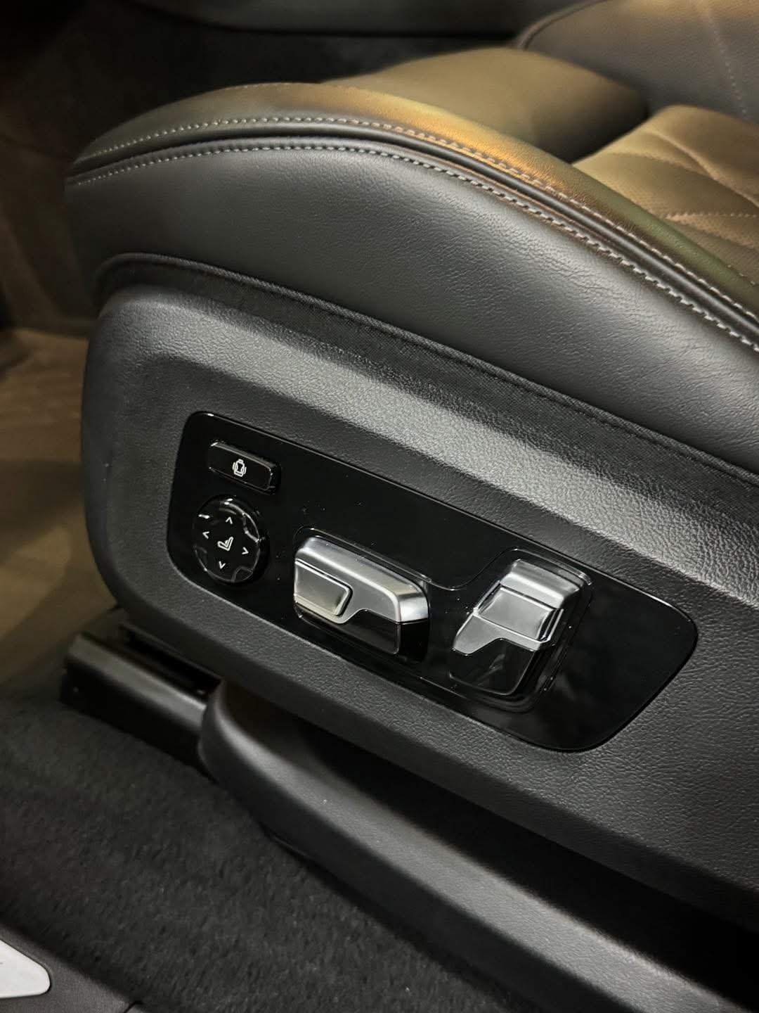 BMW XM 440i 4.4i V8 ACTIVE HYBRID XDRIVE - Image 18