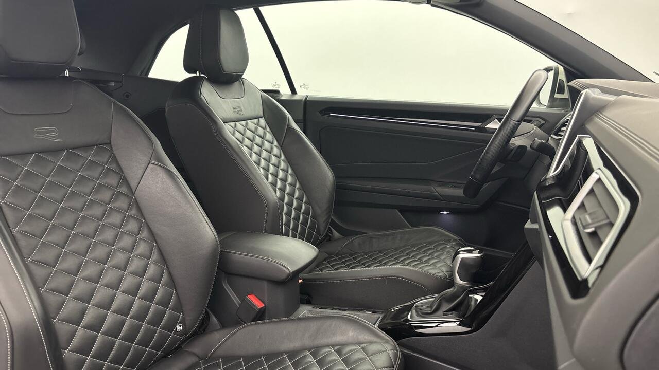 Volkswagen T-ROC CAMBRIOLET R-LINE 1.5 TSI 150 BVA7  - Image 17