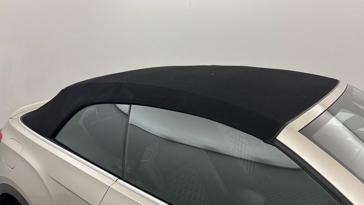 Volkswagen T-ROC CAMBRIOLET R-LINE 1.5 TSI 150 BVA7  - Image 21