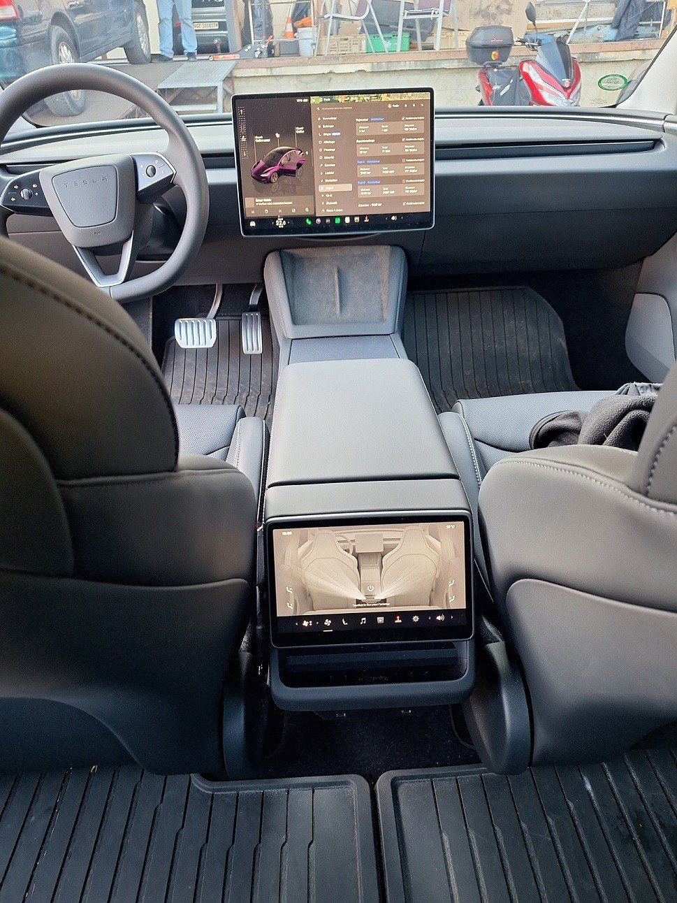 Tesla Model 3 Performance Dual Motor AWD  Performance  - Image 3