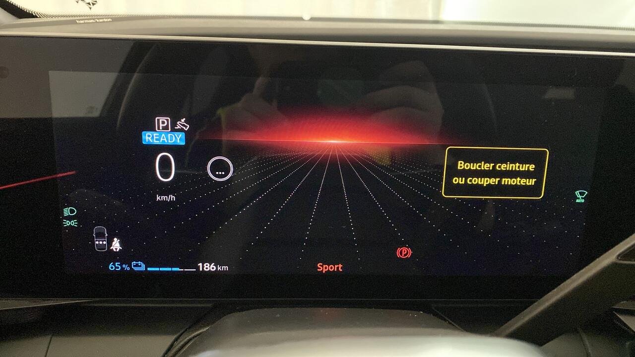 Renault Megane  ICONIC EV60 220 OPTIMUM CHARGE  - Image 8