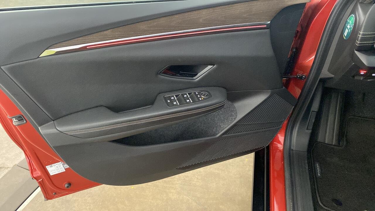 Renault Megane  ICONIC EV60 220 OPTIMUM CHARGE  - Image 11