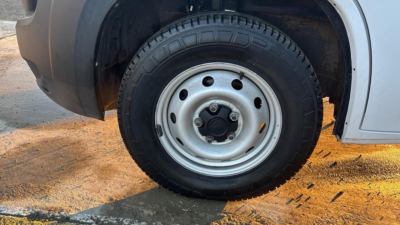 FIAT DUCATO CHASSIS CABINE 35L 2.3 MULTUET 140 BUSINESS  - Image 28