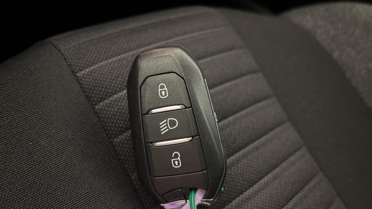 Peugeot 5008 Active Pack 1.5 BlueHDi 130 BVA8 7 Sieges - Image 16