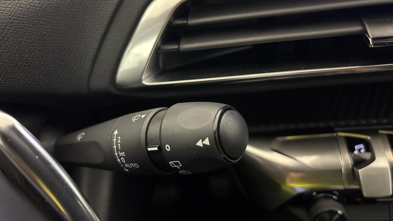 Peugeot 5008 Active Pack 1.5 BlueHDi 130 BVA8 7 Sieges - Image 21