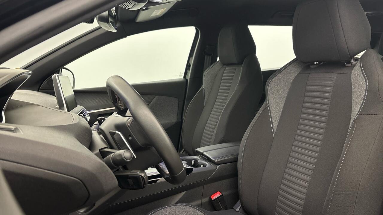 Peugeot 5008 Active Pack 1.5 BlueHDi 130 BVA8 7 Sieges - Image 26
