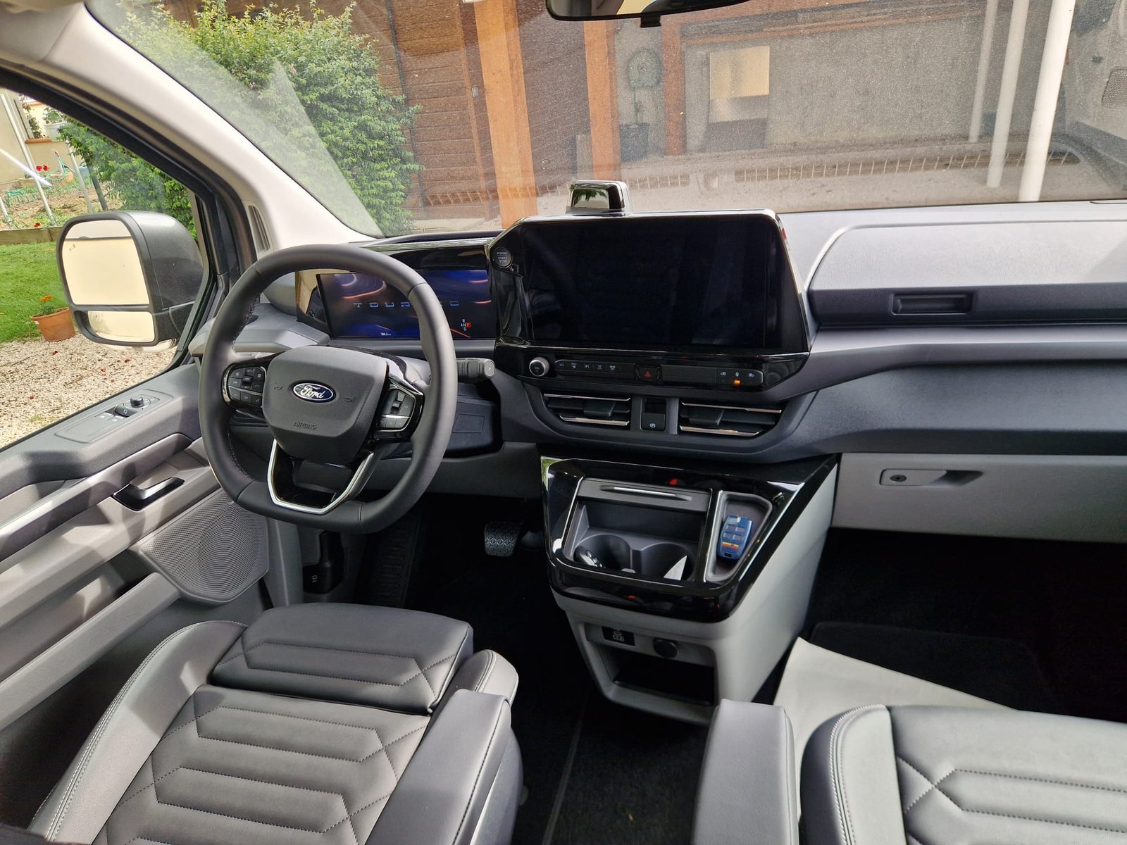 Ford TOURNEO CUSTOM TITANIUM - Image 5