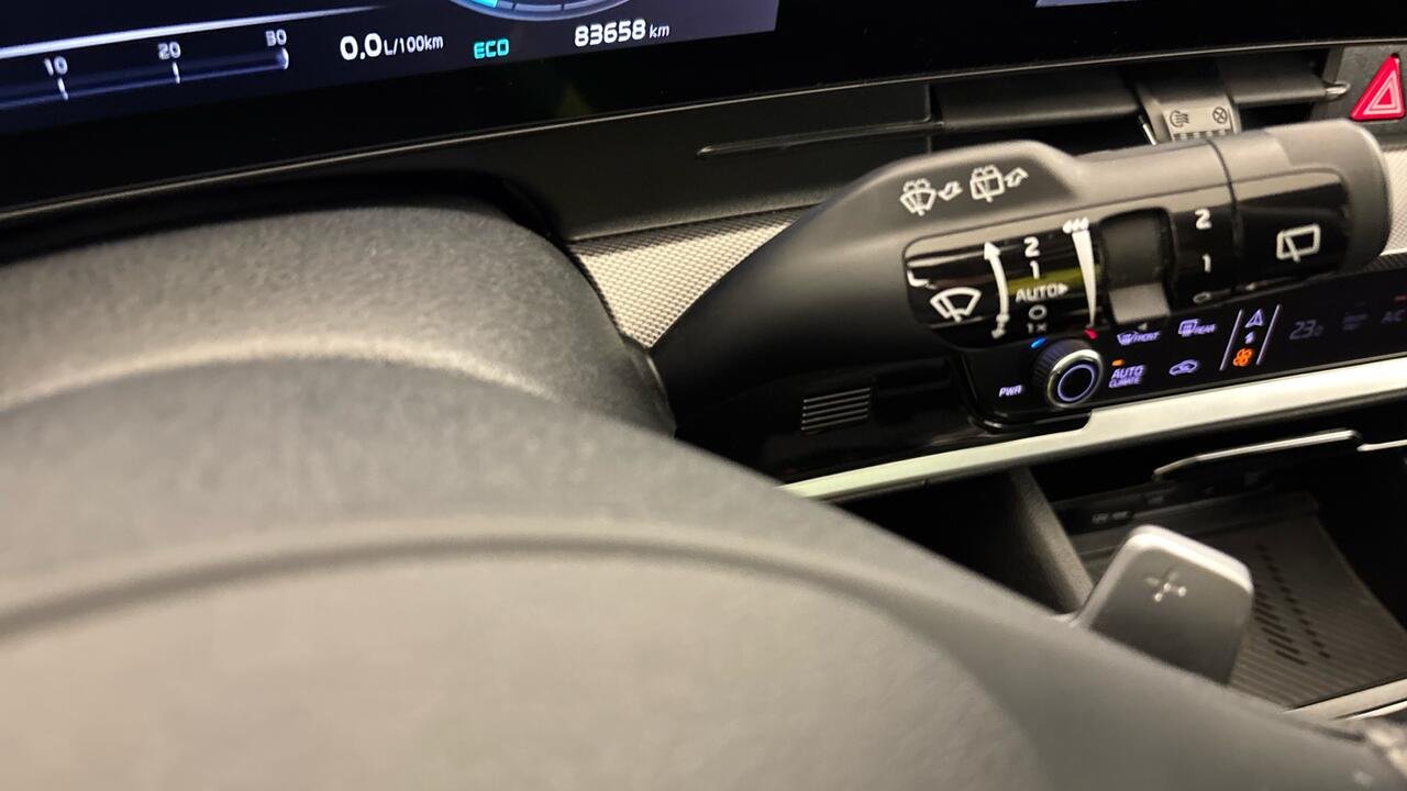 KIA SPORTAGE V DESIGN 1.6 T-GDI 265 PHEV AUTO 4WD - Image 10