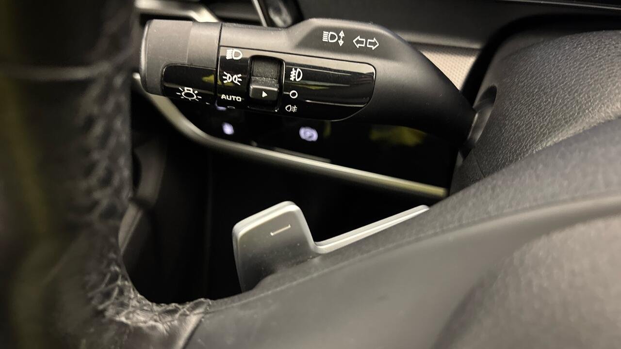 KIA SPORTAGE V DESIGN 1.6 T-GDI 265 PHEV AUTO 4WD - Image 11