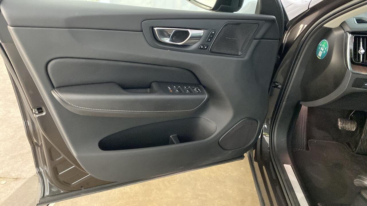 Volvo Volvo XC60 Ultimate Style Dark - Image 12
