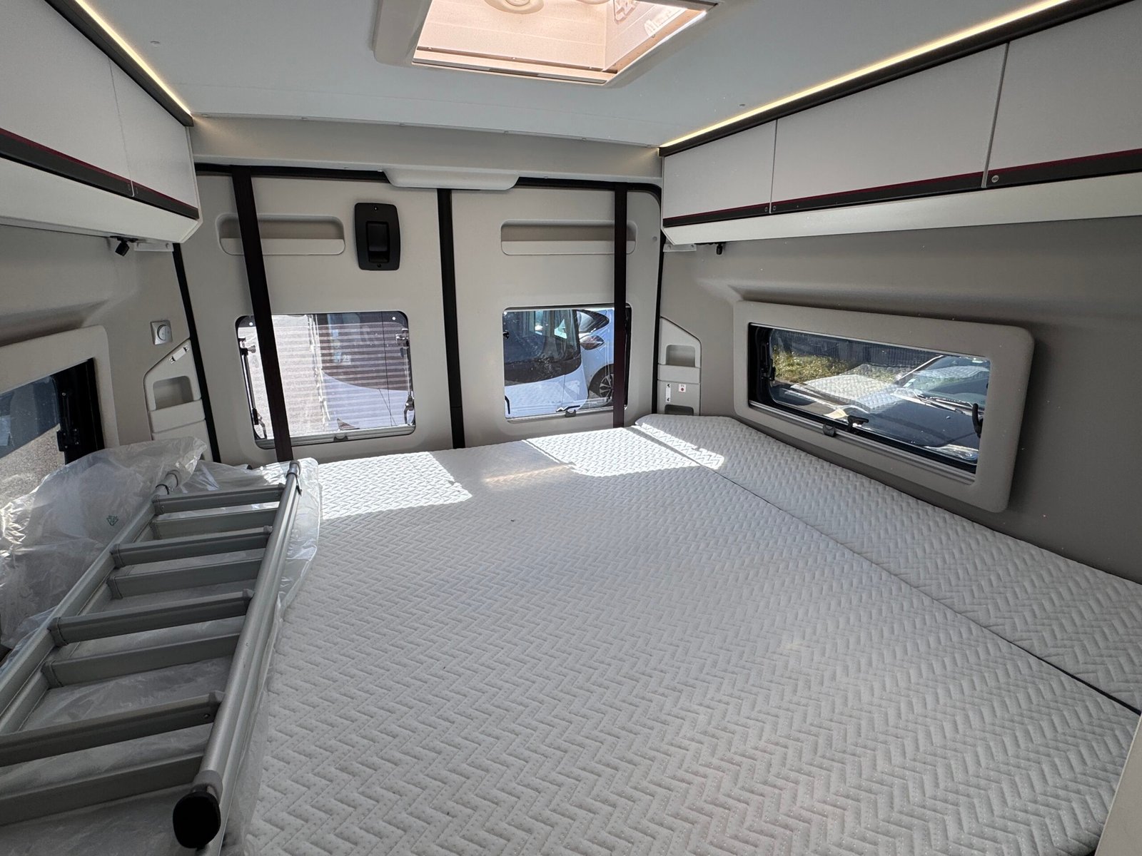 Adria Twin  640 SGX SPORT  - Image 11