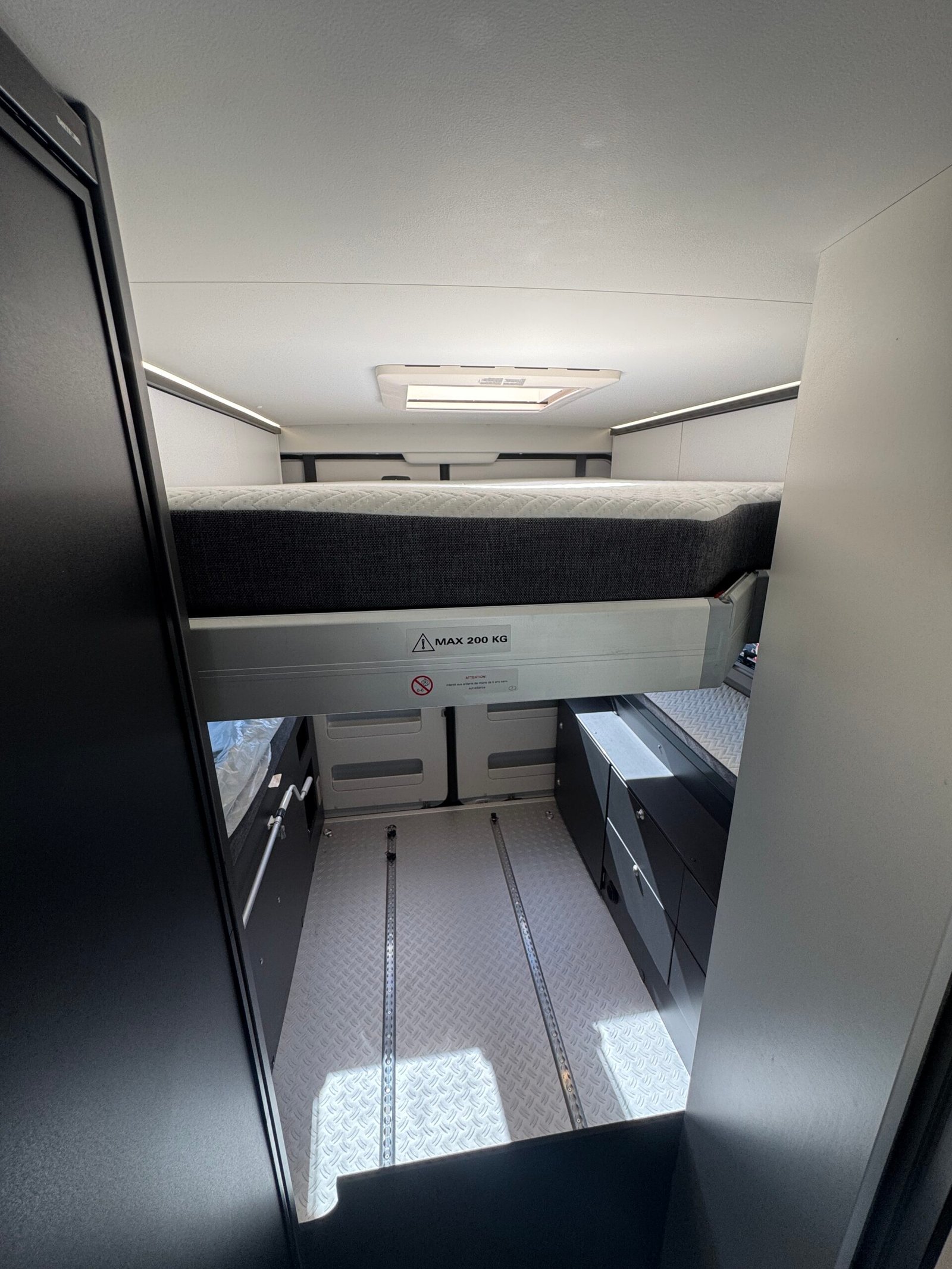 Adria Twin  640 SGX SPORT  - Image 17