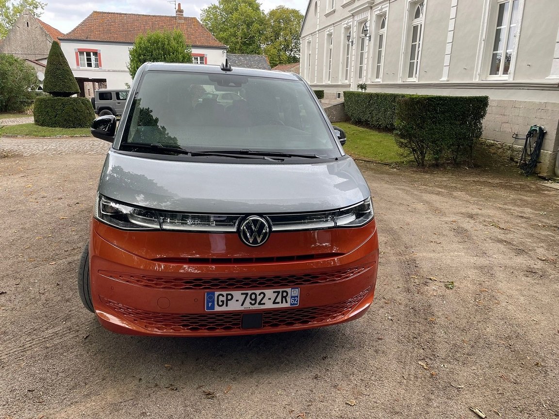 Volkswagen MULTIVAN VII T7 Court 1.4 E-Hybrid 218 DSG6 - Image 6