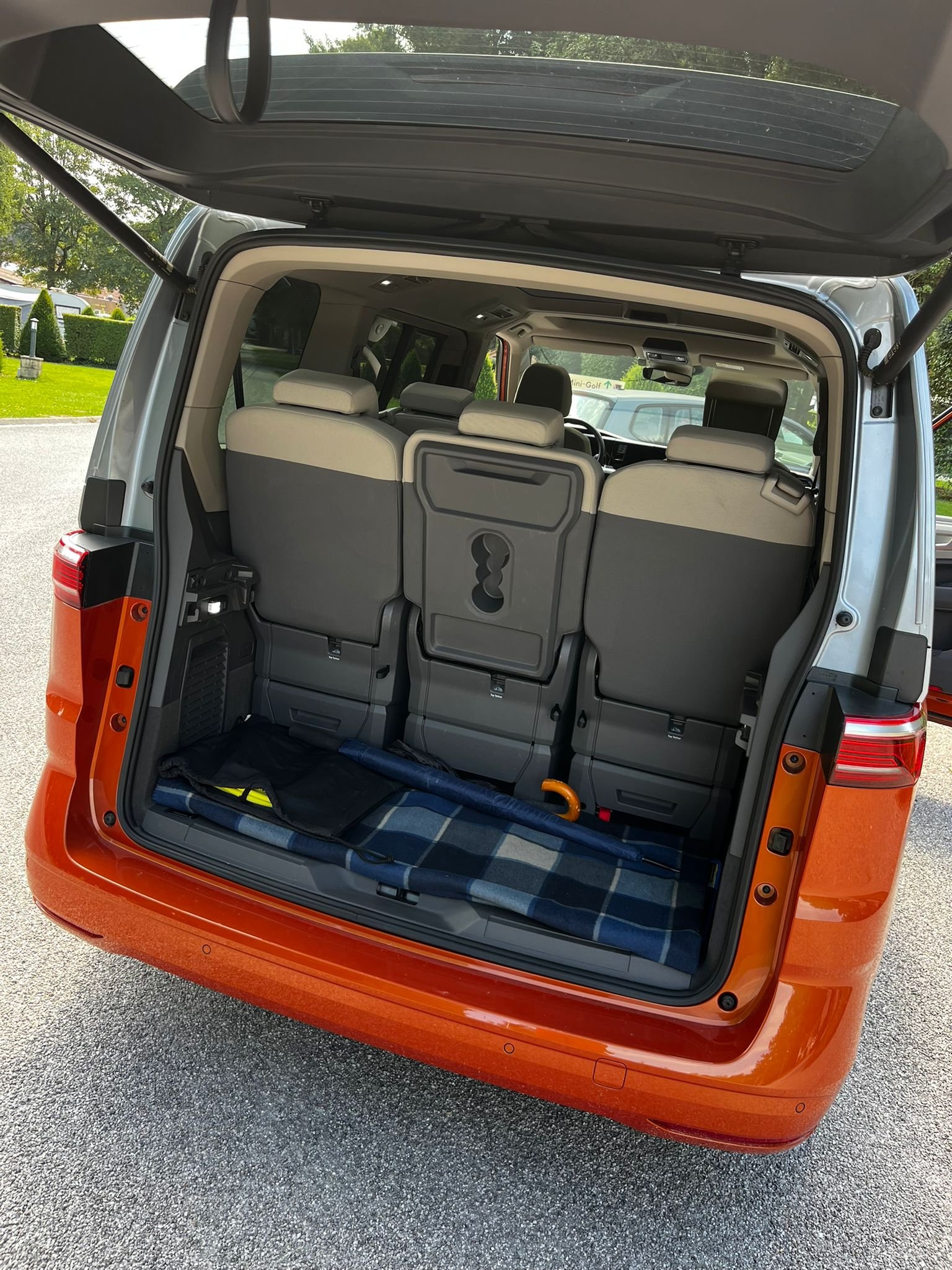 Volkswagen MULTIVAN VII T7 Court 1.4 E-Hybrid 218 DSG6 - Image 13