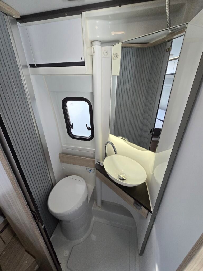 Adria Twin 600 SPB Plus - Image 14