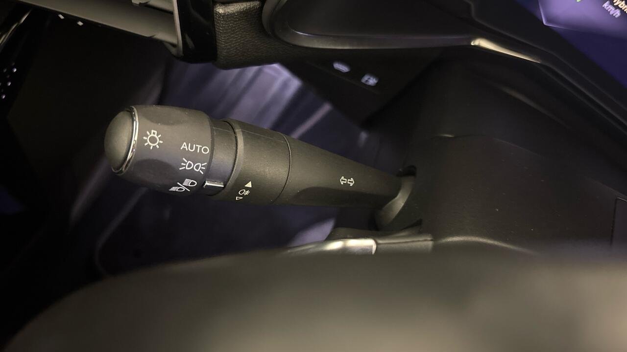 DS Automobile  DS7 OPERA E-TENSE 225 - Image 3