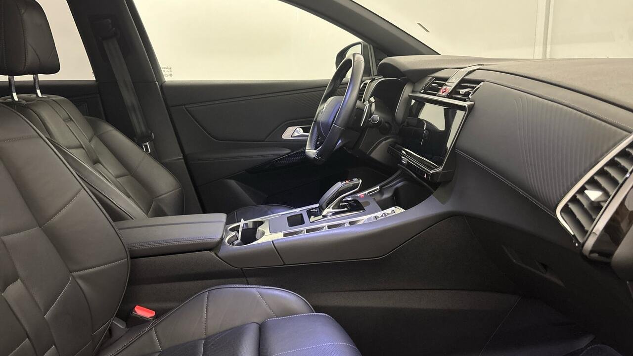 DS Automobile  DS7 OPERA E-TENSE 225 - Image 7