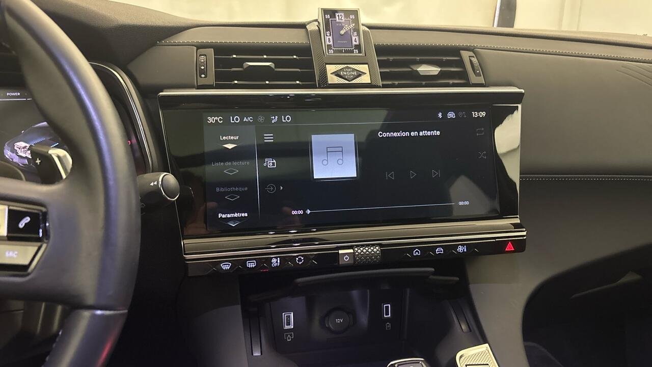 DS Automobile  DS7 OPERA E-TENSE 225 - Image 8