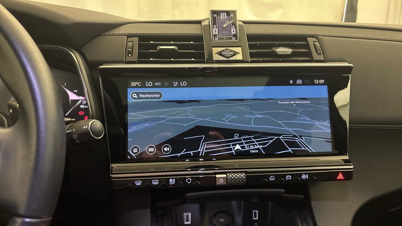 DS Automobile  DS7 OPERA E-TENSE 225 - Image 9