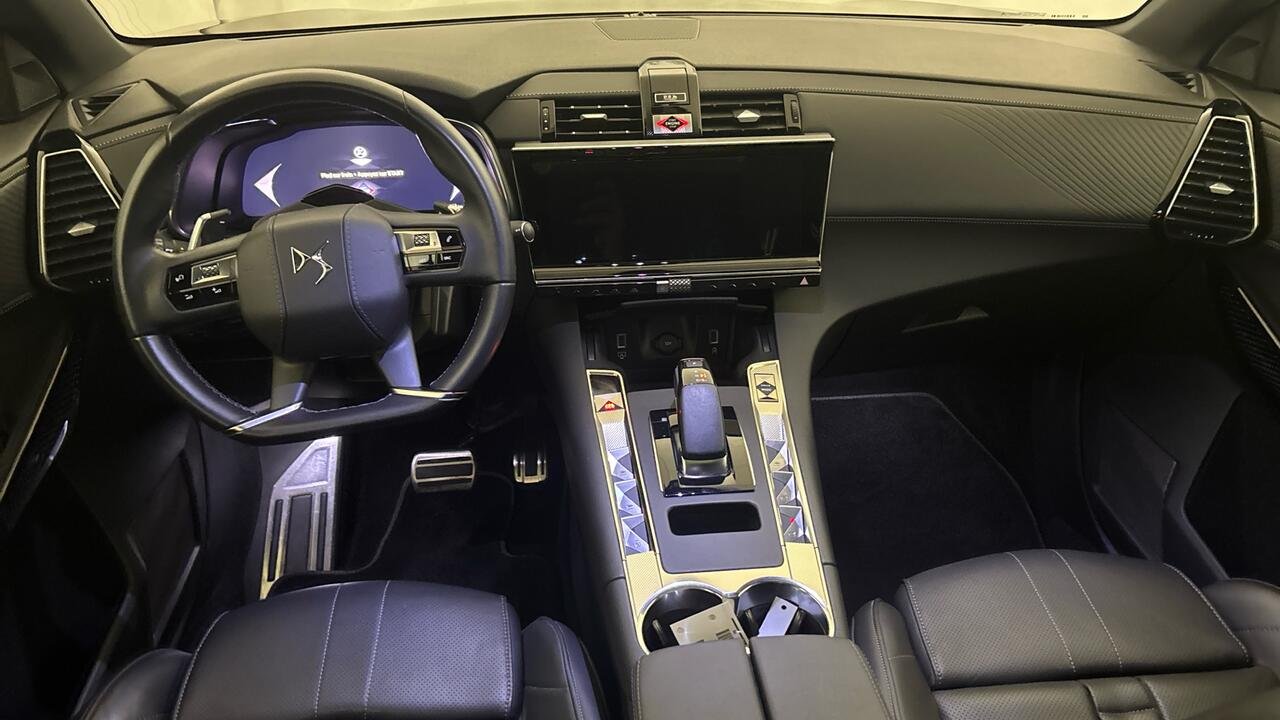 DS Automobile  DS7 OPERA E-TENSE 225 - Image 12