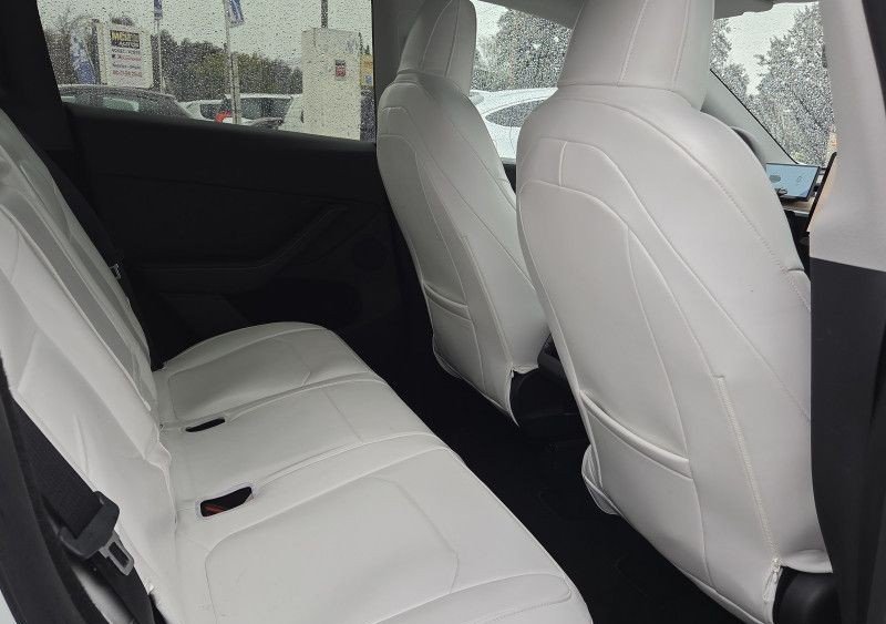 Tesla Model Y Standard RWD - Image 15