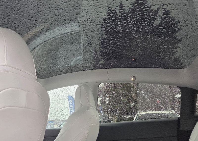 Tesla Model Y Standard RWD - Image 18