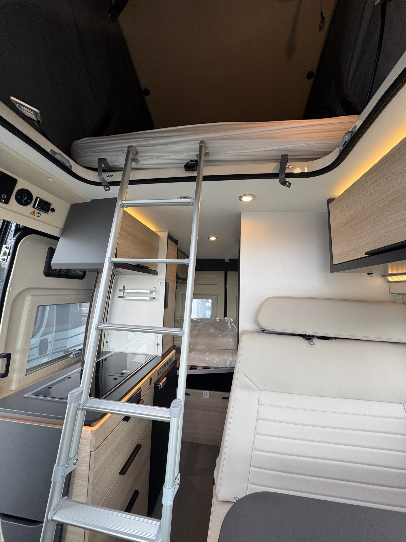 Peugeot BOXER 2,2L Dreamer D43 UP ADDICT  - Image 23