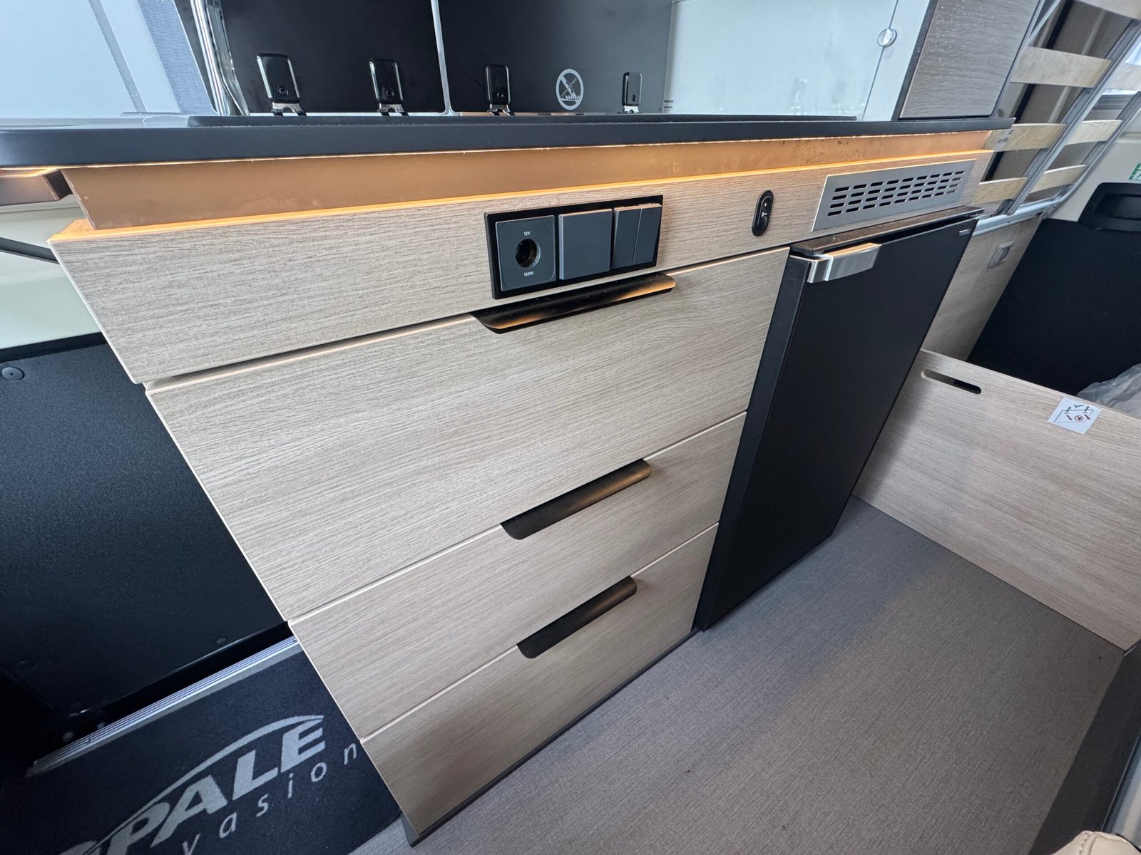 Peugeot BOXER 2,2L Dreamer D43 UP ADDICT  - Image 27