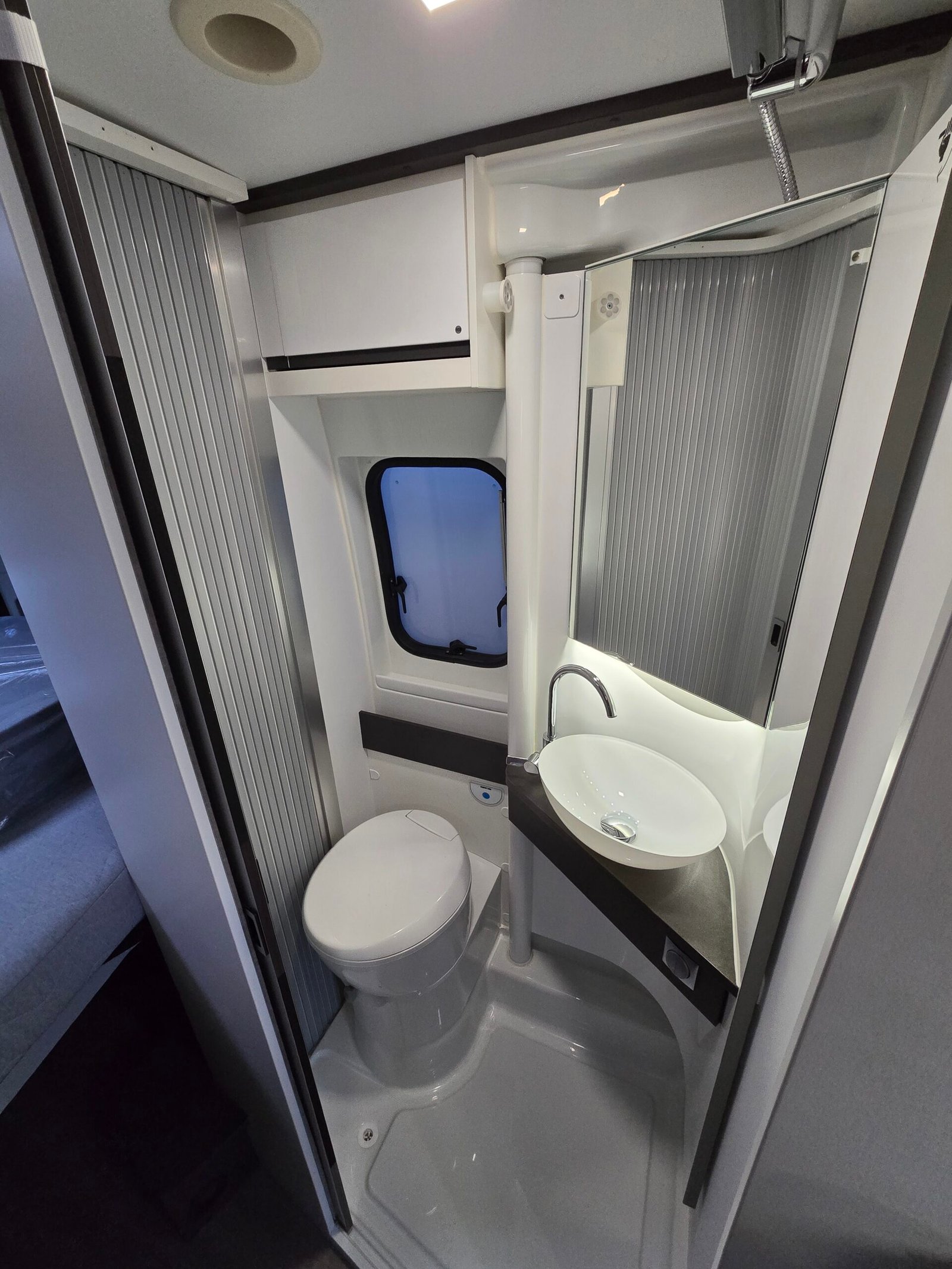 Adria Twin 600 SPB Supreme - Image 17
