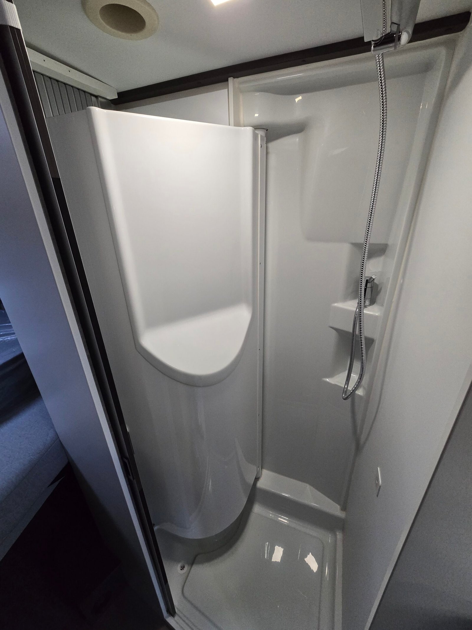 Adria Twin 600 SPB Supreme - Image 24