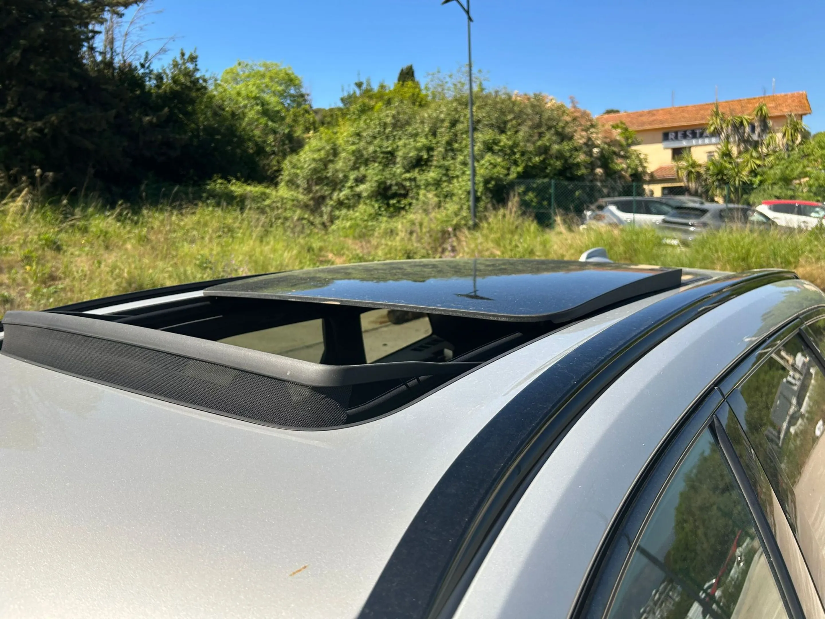 Volvo XC60 - Image 2