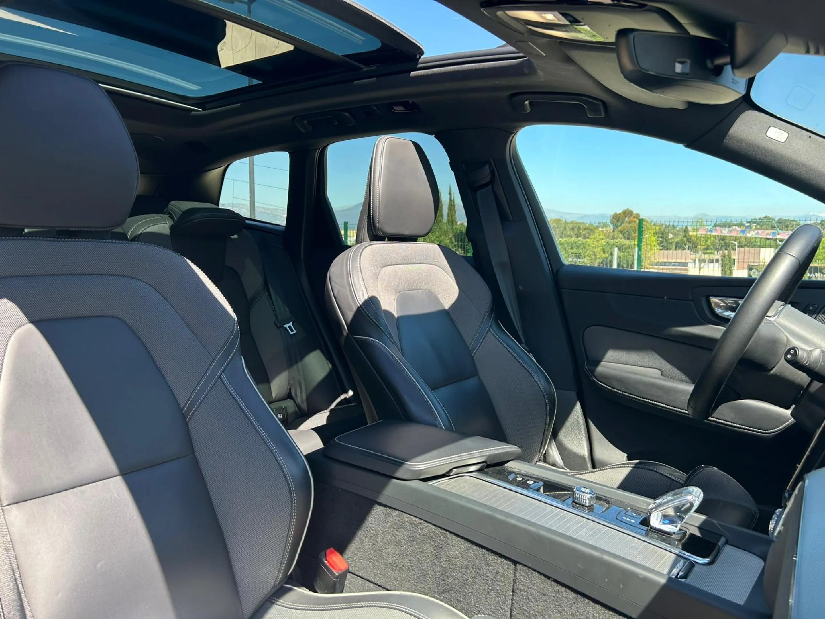 Volvo XC60 - Image 8