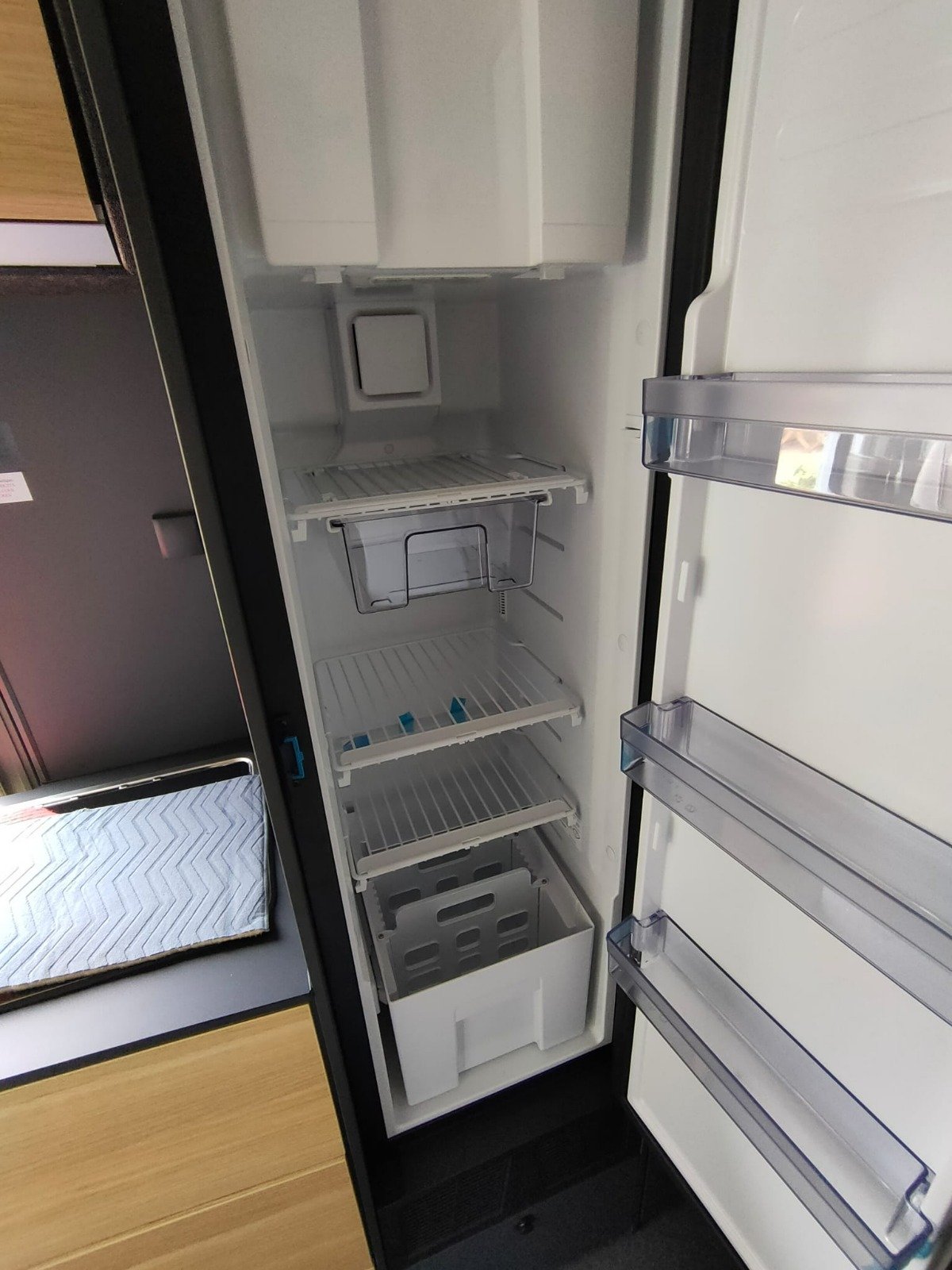 Adria Fourgon - Image 11