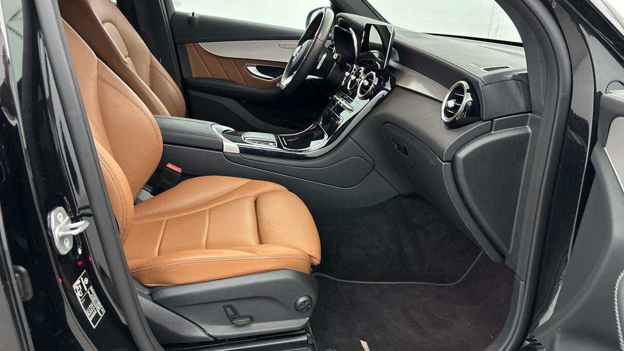 Mercedes GLC 300e Business Line 4Matic - Image 8
